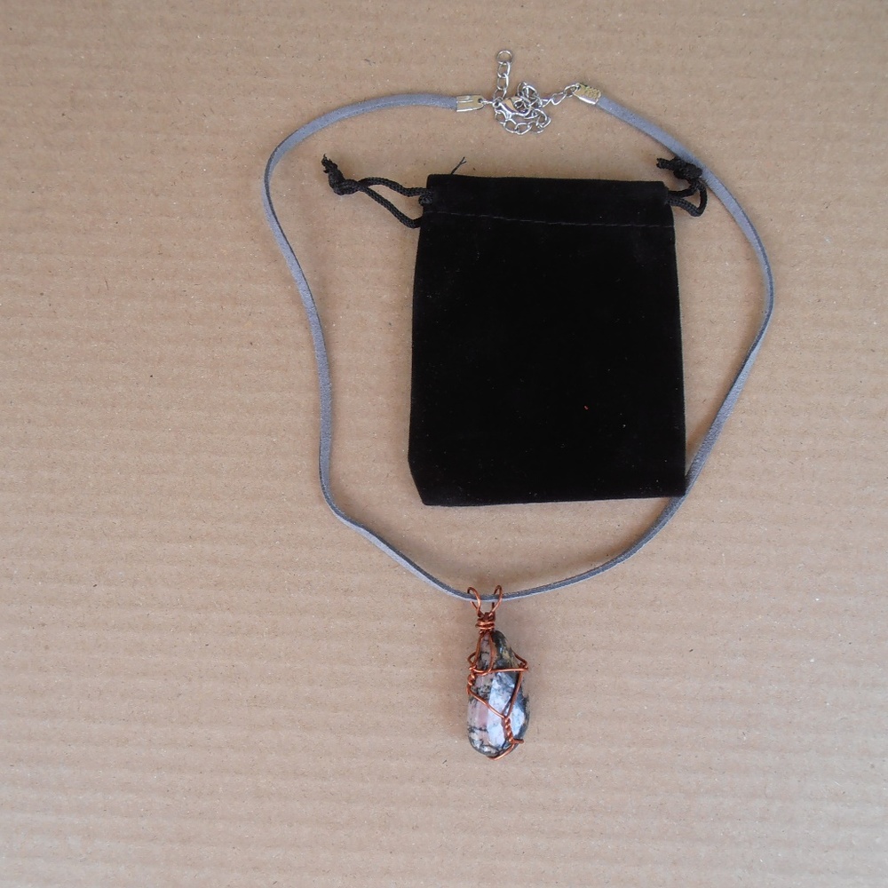 wire raped stone neclace